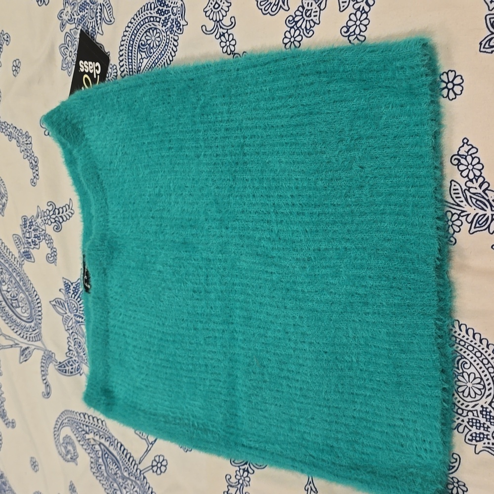 ❤️10/$13 New art class fuzzy skirt - Picture 2 of 3